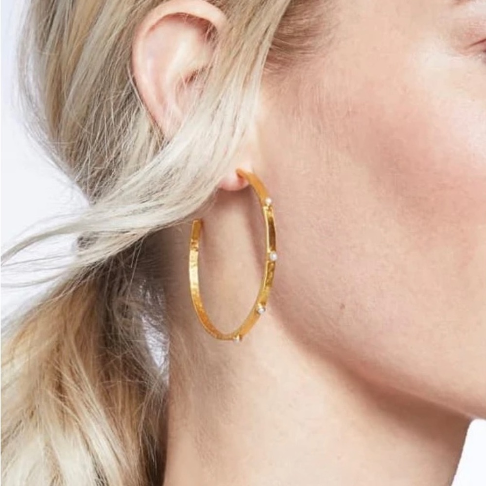 Julie Vos crescent stone hoop earring - Picture 2 of 4